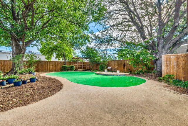 2261 Woodcreek, Carrollton, TX 75006