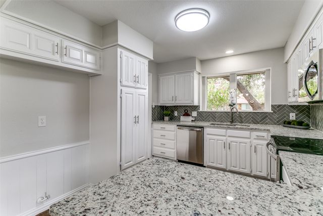 2261 Woodcreek, Carrollton, TX 75006