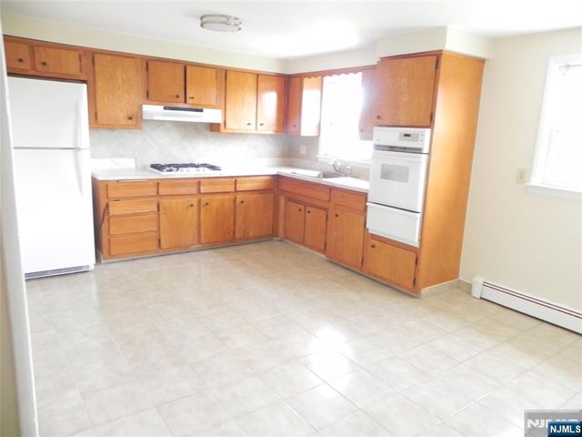 2 Tuve Lane 2, South Hackensack, NJ 07606