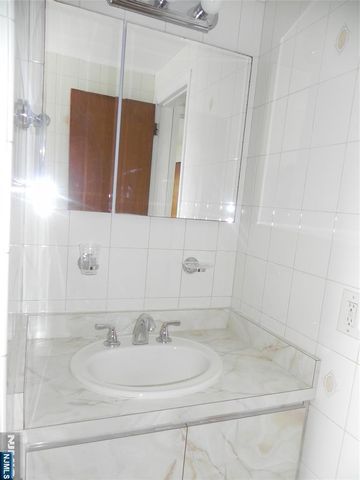 2 Tuve Lane 2, South Hackensack, NJ 07606