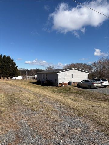 1063 Pell Road, Westfield, NC 27053