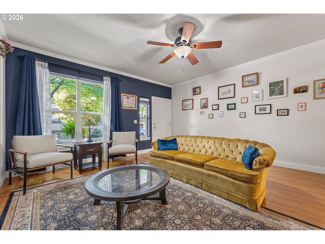 1027 Ne HANCOCK St, Portland, OR 97212