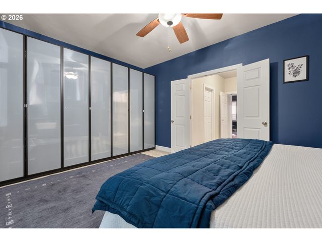 1027 Ne HANCOCK St, Portland, OR 97212