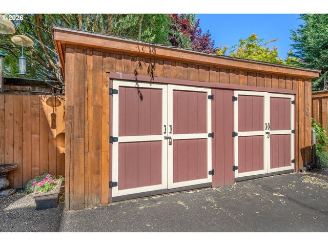 1027 Ne HANCOCK St, Portland, OR 97212