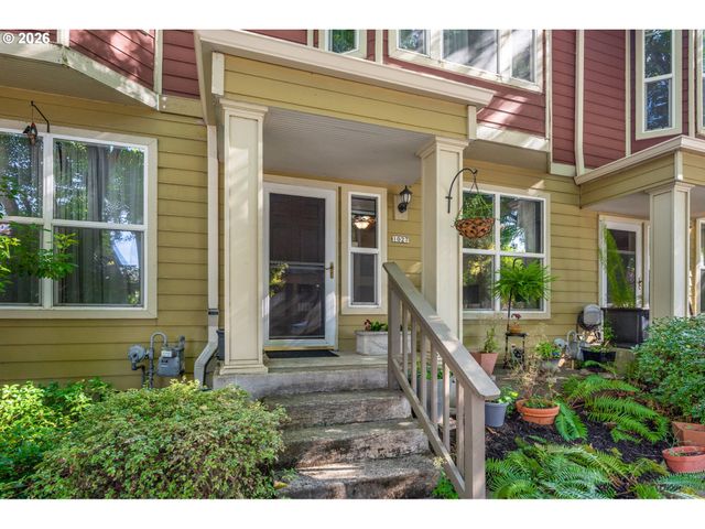 1027 Ne HANCOCK St, Portland, OR 97212
