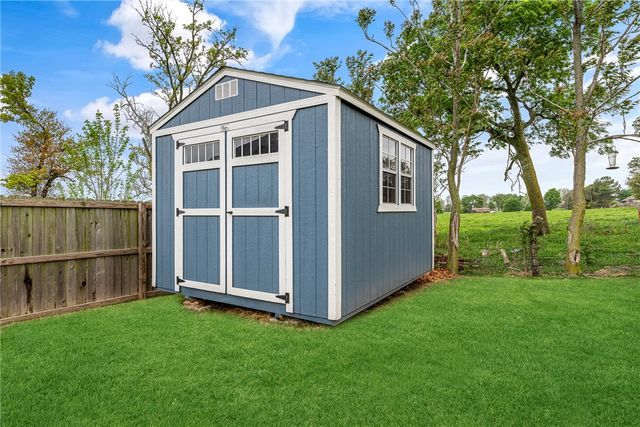 6414 S 63rd Street, Rogers, AR 72758