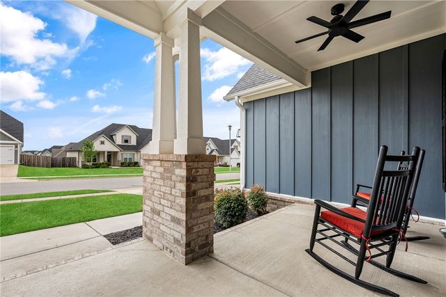 6414 S 63rd Street, Rogers, AR 72758
