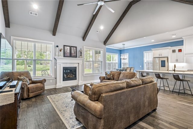 6414 S 63rd Street, Rogers, AR 72758