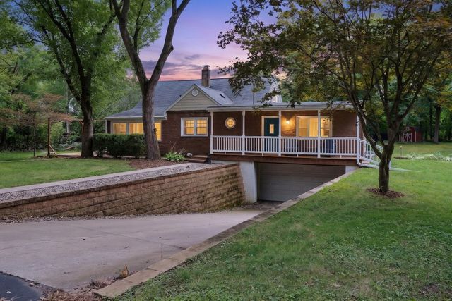 2831 44th Street, Moline, IL 61265