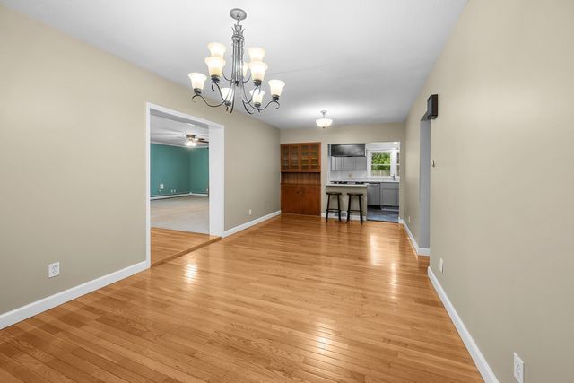 2831 44th Street, Moline, IL 61265