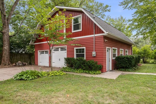 2831 44th Street, Moline, IL 61265