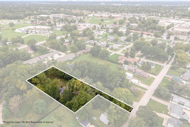 2831 44th Street, Moline, IL 61265