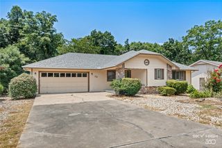 13 Yarmouth Drive, Bella Vista, AR 72715