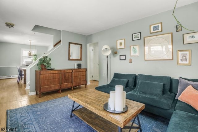 33 Irvington Pl, Hawthorne Boro, NJ 07506