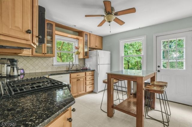 33 Irvington Pl, Hawthorne Boro, NJ 07506