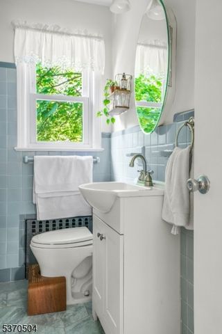 33 Irvington Pl, Hawthorne Boro, NJ 07506