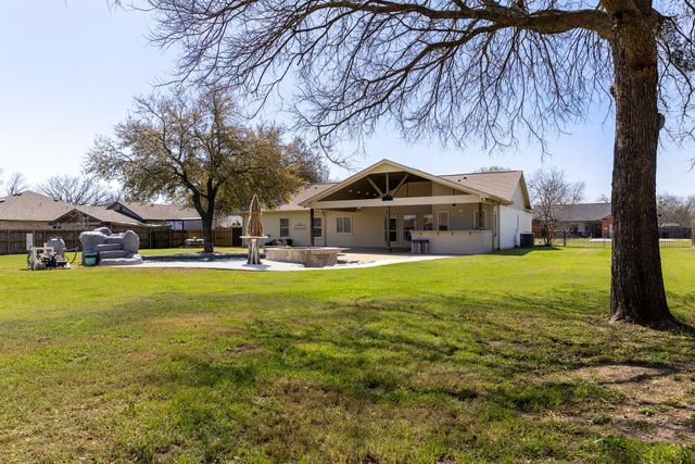 219 Spotted Fawn DR, Hutto, TX 78634