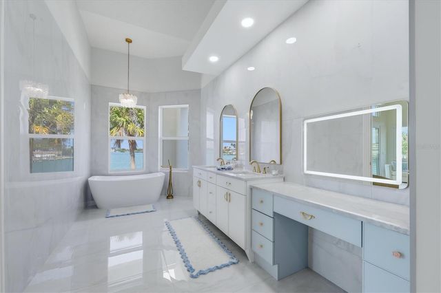 216 BIRD KEY DRIVE, Sarasota, FL 34236
