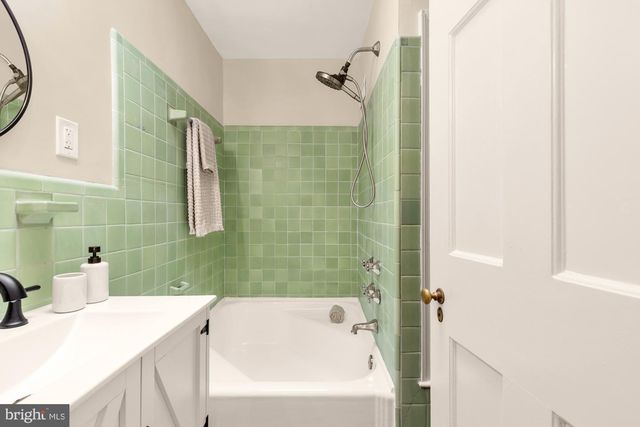 4002 10TH ST NE, Washington, DC 20017