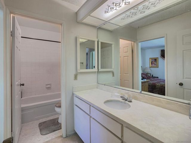 5430 BALTIMORE DR 40, La Mesa, CA 91942