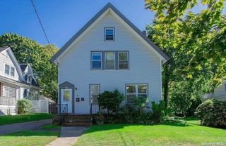 20 Dewey Street 2nd Floor, Huntington, NY 11743