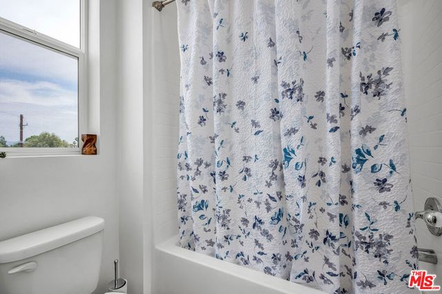 9431 Sepulveda Boulevard 4, Los Angeles, CA 91343