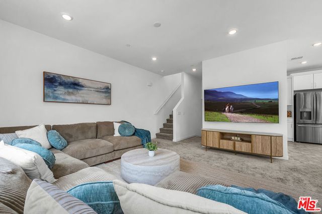 9431 Sepulveda Boulevard 4, Los Angeles, CA 91343