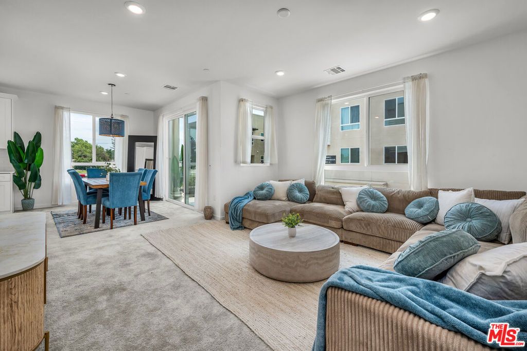 9431 Sepulveda Boulevard 4, Los Angeles, CA 91343