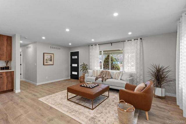 1711 S Forest Street, Denver, CO 80222