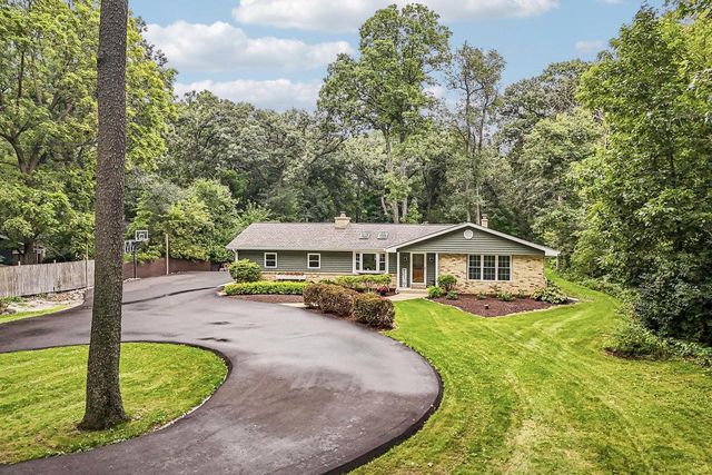 N56W27636 Lisbon ROAD, Sussex, WI 53089