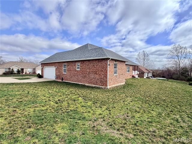 220 April Drive, St Robert, MO 65584