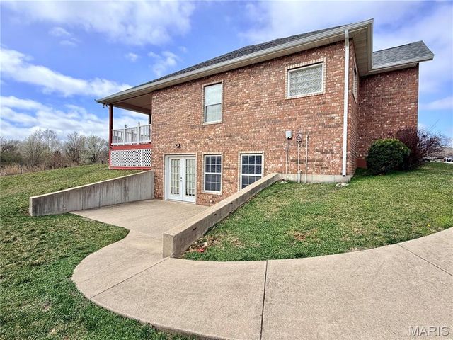 220 April Drive, St Robert, MO 65584