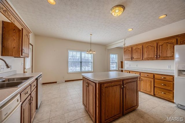 220 April Drive, St Robert, MO 65584