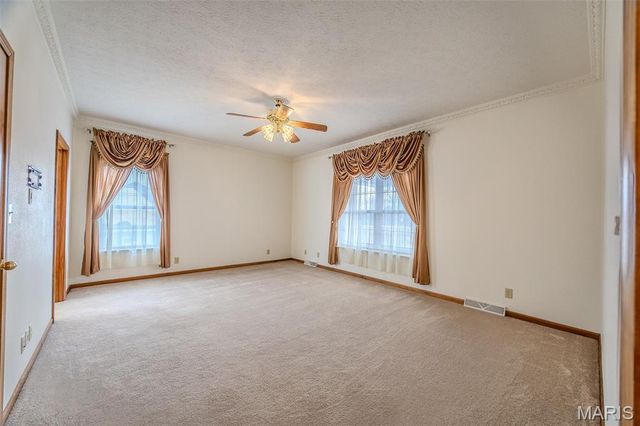 220 April Drive, St Robert, MO 65584