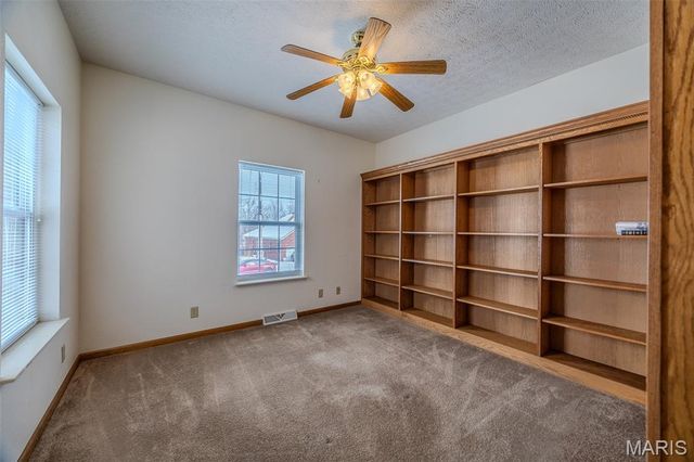 220 April Drive, St Robert, MO 65584