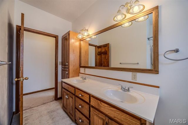 220 April Drive, St Robert, MO 65584