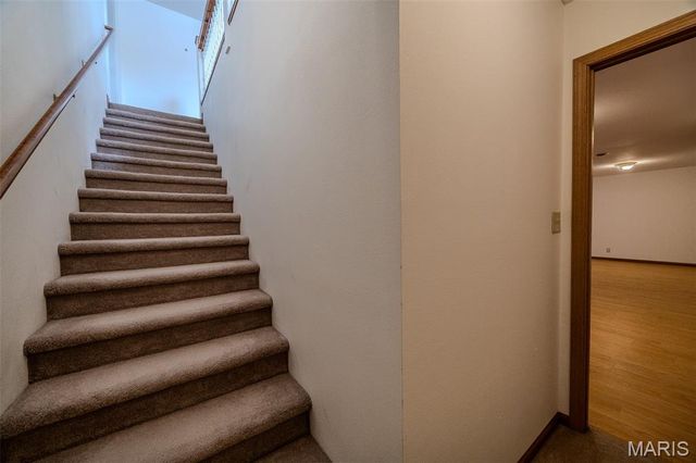 220 April Drive, St Robert, MO 65584