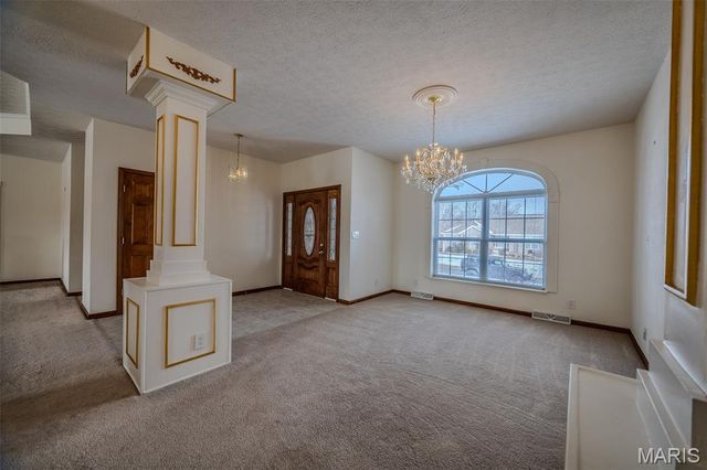 220 April Drive, St Robert, MO 65584