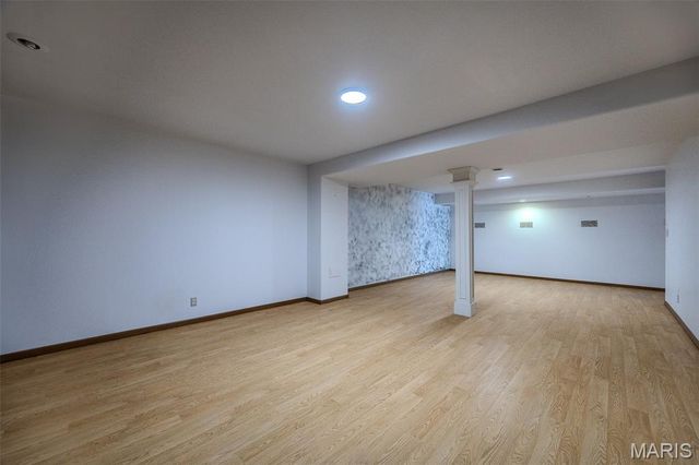 220 April Drive, St Robert, MO 65584