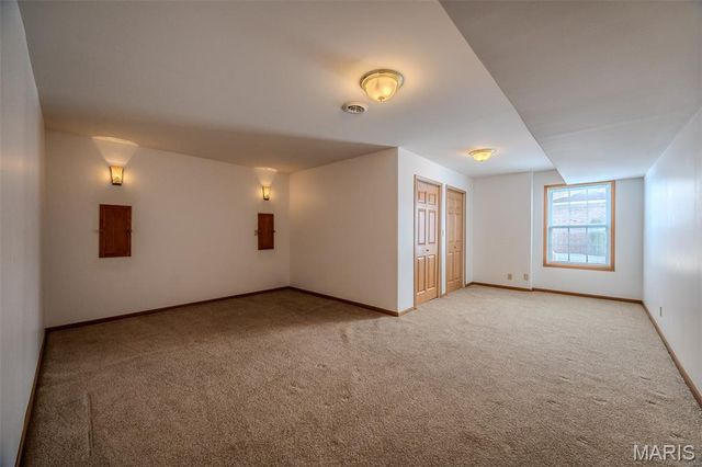 220 April Drive, St Robert, MO 65584