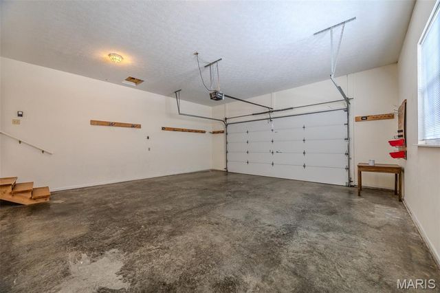 220 April Drive, St Robert, MO 65584