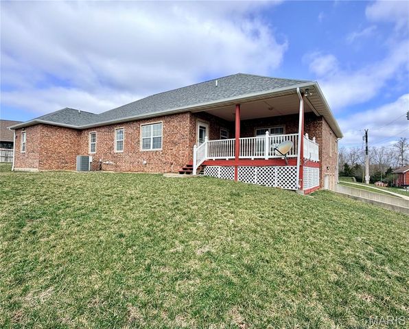 220 April Drive, St Robert, MO 65584