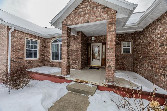 220 April Drive, St Robert, MO 65584