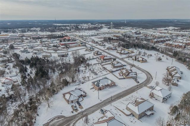 220 April Drive, St Robert, MO 65584