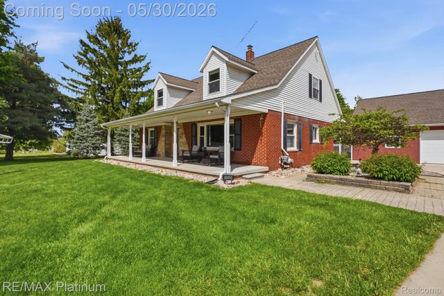 11025 Hamburg Road, Hamburg Township, MI 48189