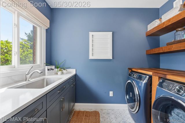 11025 Hamburg Road, Hamburg Township, MI 48189