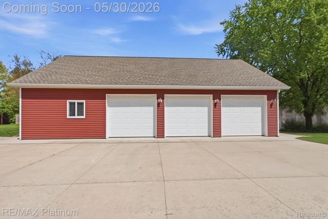 11025 Hamburg Road, Hamburg Township, MI 48189