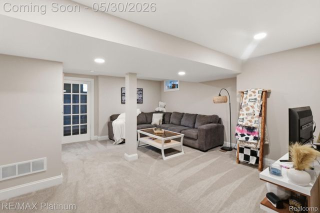 11025 Hamburg Road, Hamburg Township, MI 48189