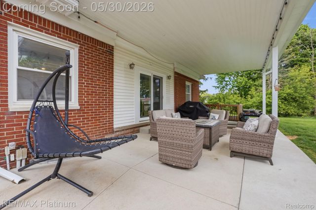 11025 Hamburg Road, Hamburg Township, MI 48189