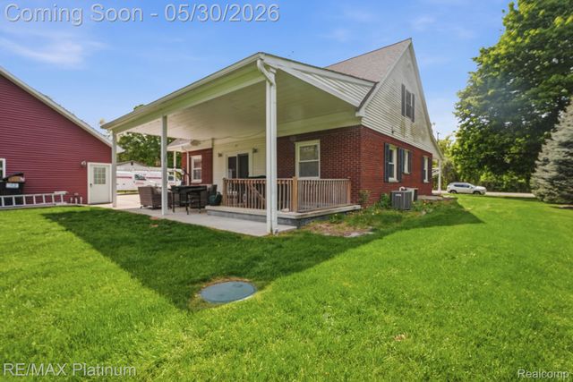 11025 Hamburg Road, Hamburg Township, MI 48189